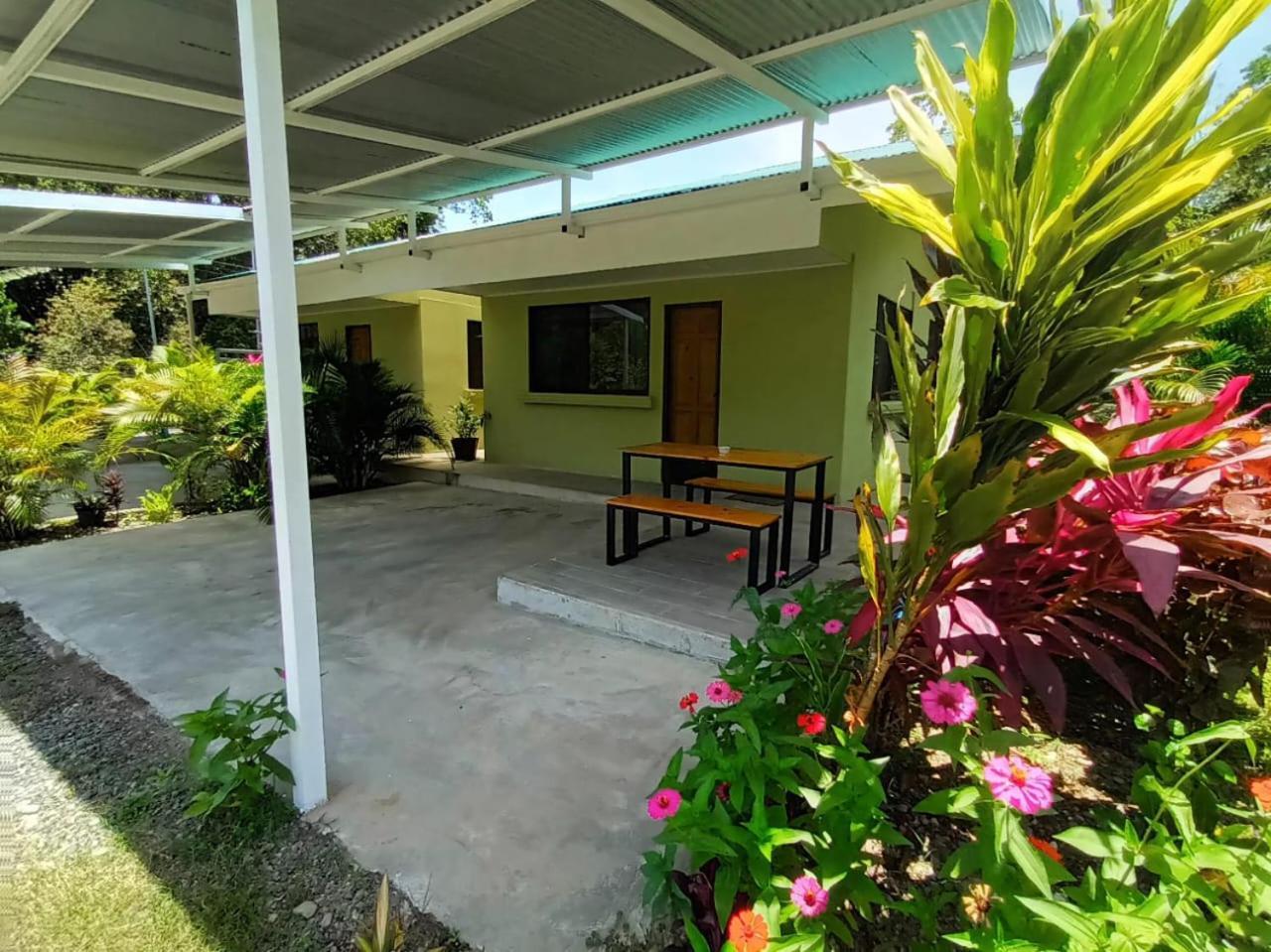 Serenity Houses Cahuita Eksteriør billede